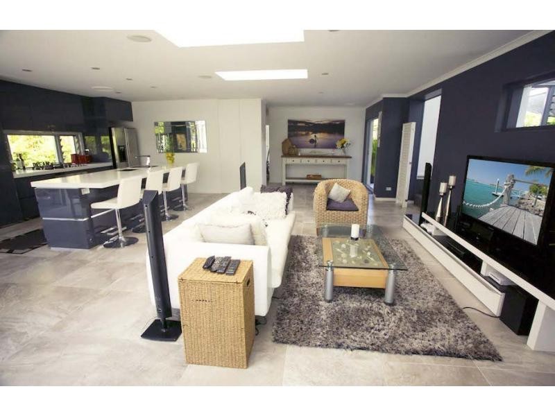 69 Lake Weyba Drive, Noosaville QLD 4566