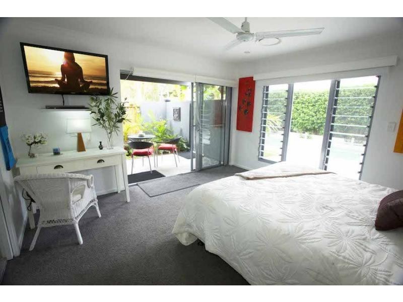 69 Lake Weyba Drive, Noosaville QLD 4566