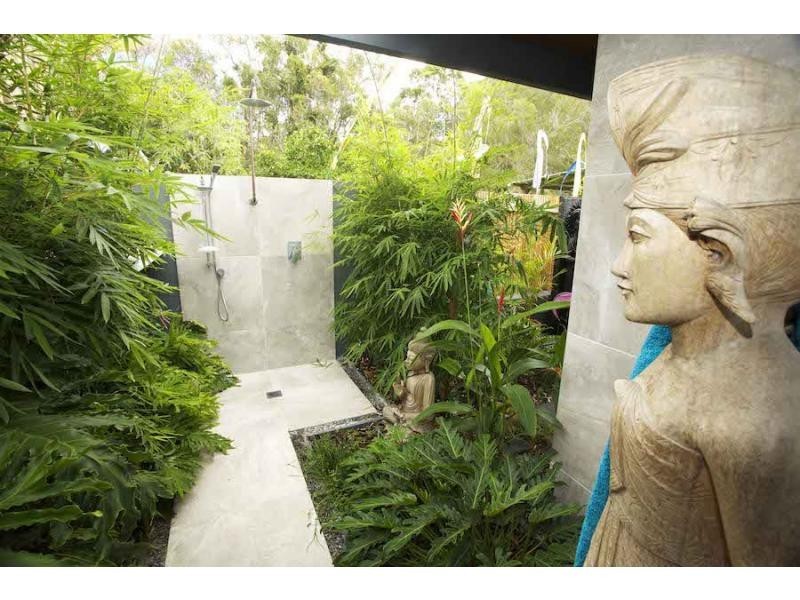 69 Lake Weyba Drive, Noosaville QLD 4566