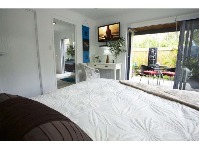 69 Lake Weyba Drive, Noosaville QLD 4566