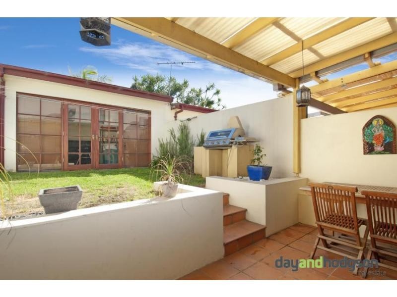 30b Sutherland Street, St Peters NSW 2044