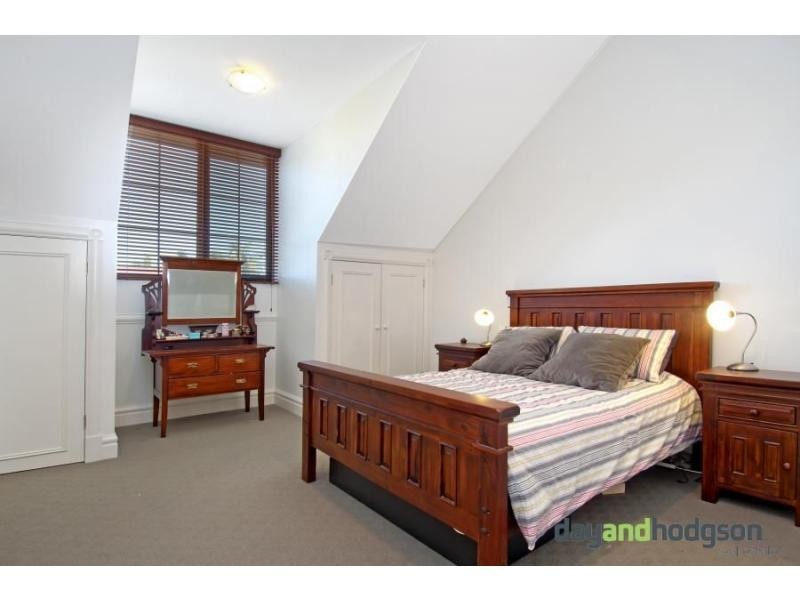 30b Sutherland Street, St Peters NSW 2044