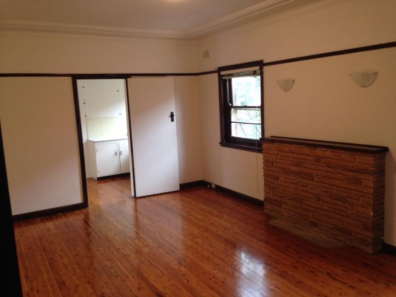 82 Monaro Avenue, Kingsgrove NSW 2208