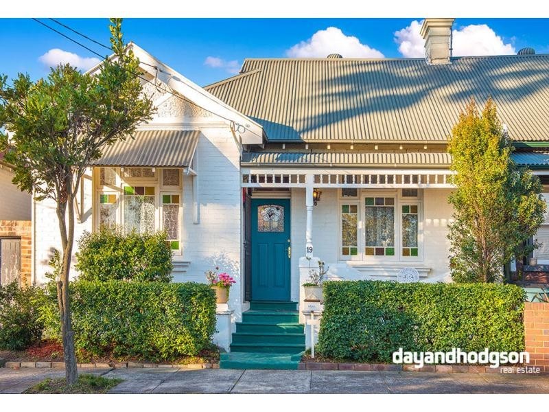 19 Roberts Street, St Peters NSW 2044