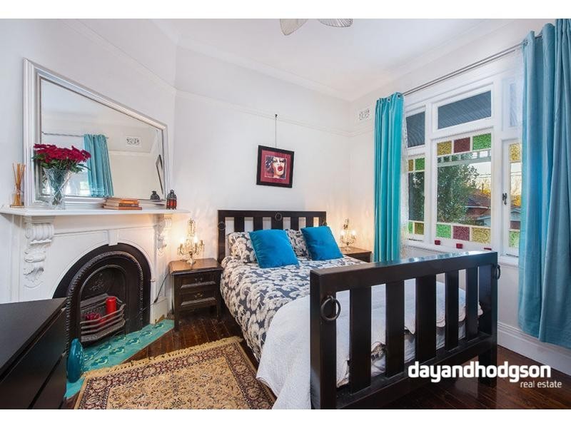 19 Roberts Street, St Peters NSW 2044