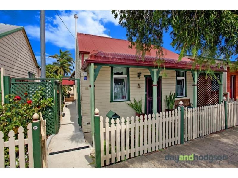 88 Grove Street, St Peters NSW 2044