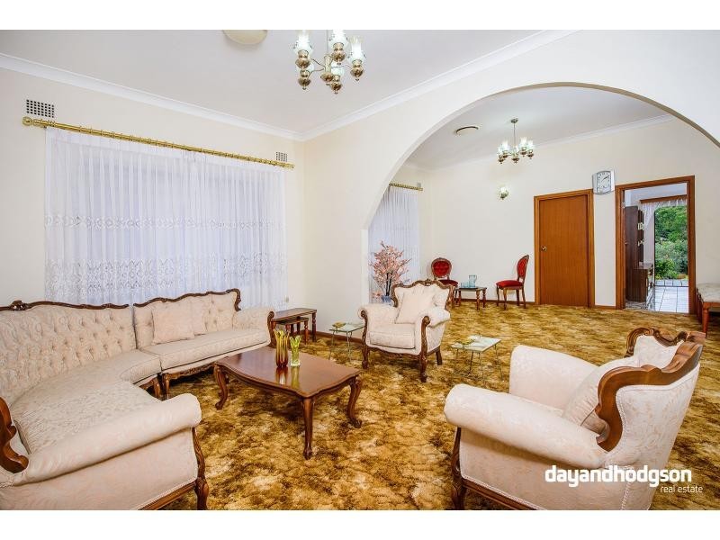 32 Narani Crescent, Earlwood NSW 2206