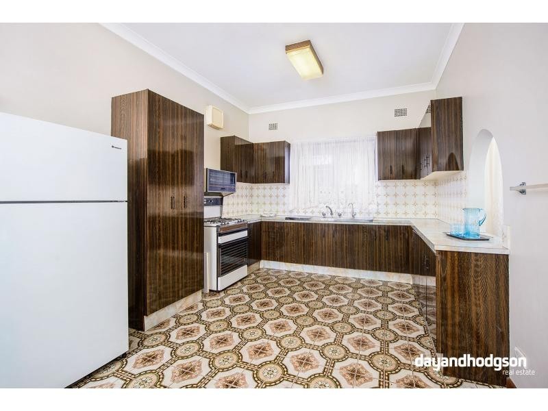 32 Narani Crescent, Earlwood NSW 2206