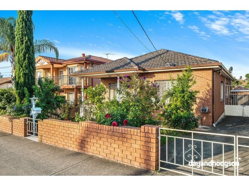32 Narani Crescent, Earlwood NSW 2206