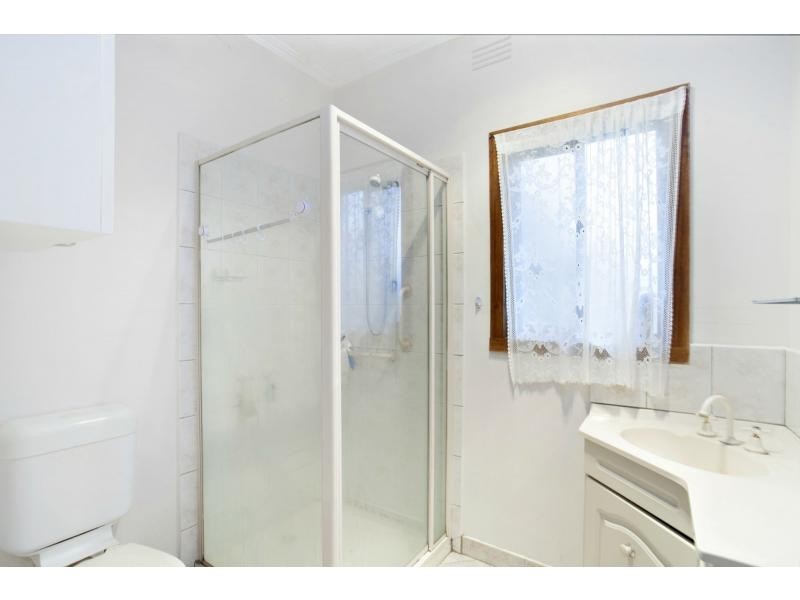 50 Woodbine Grove, Chelsea VIC 3196