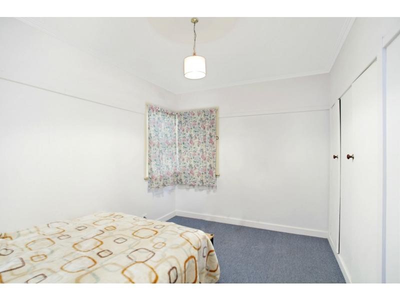 50 Woodbine Grove, Chelsea VIC 3196