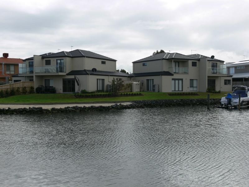 4/10 Rhode Island, Patterson Lakes VIC 3197