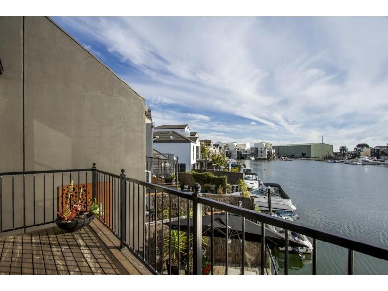 27 Scarborough Drive, Patterson Lakes VIC 3197