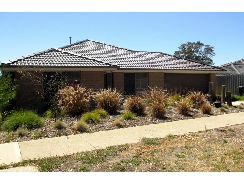 8 Pagett Road, Carrum Downs VIC 3201