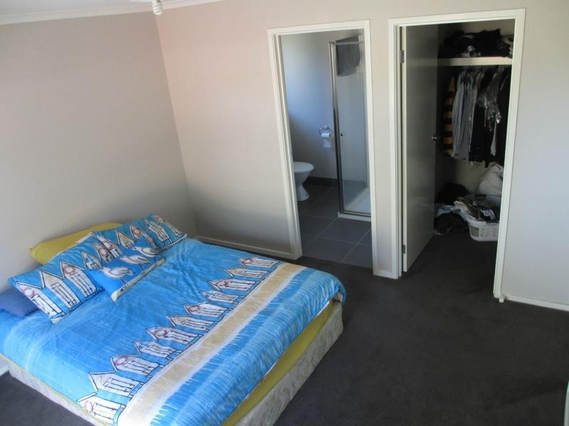 8 Pagett Road, Carrum Downs VIC 3201