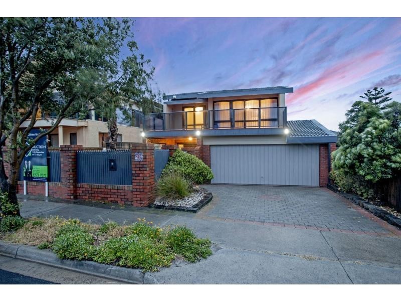 12 Williams Grove, Bonbeach VIC 3196