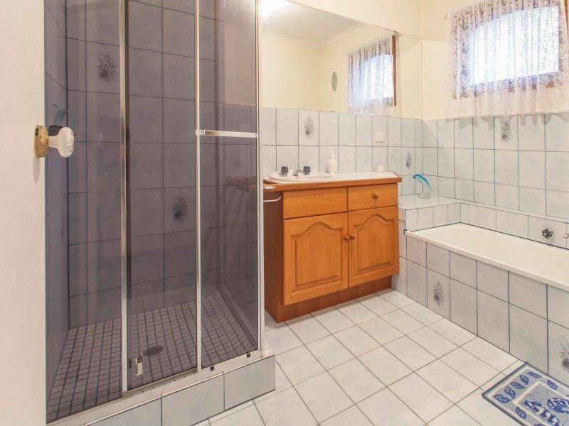 12 Williams Grove, Bonbeach VIC 3196