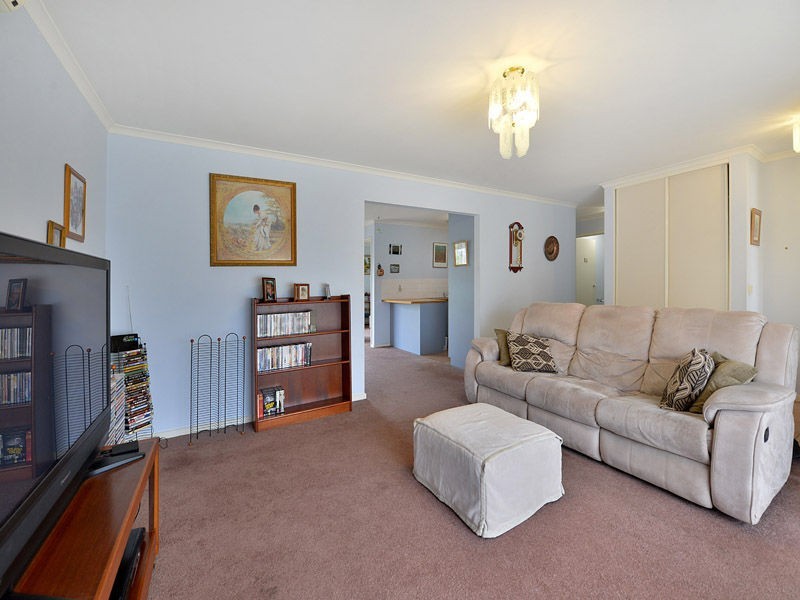 2/41 Embankment Grove, Chelsea VIC 3196