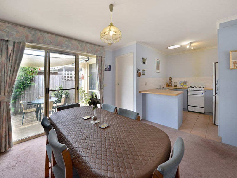 2/41 Embankment Grove, Chelsea VIC 3196