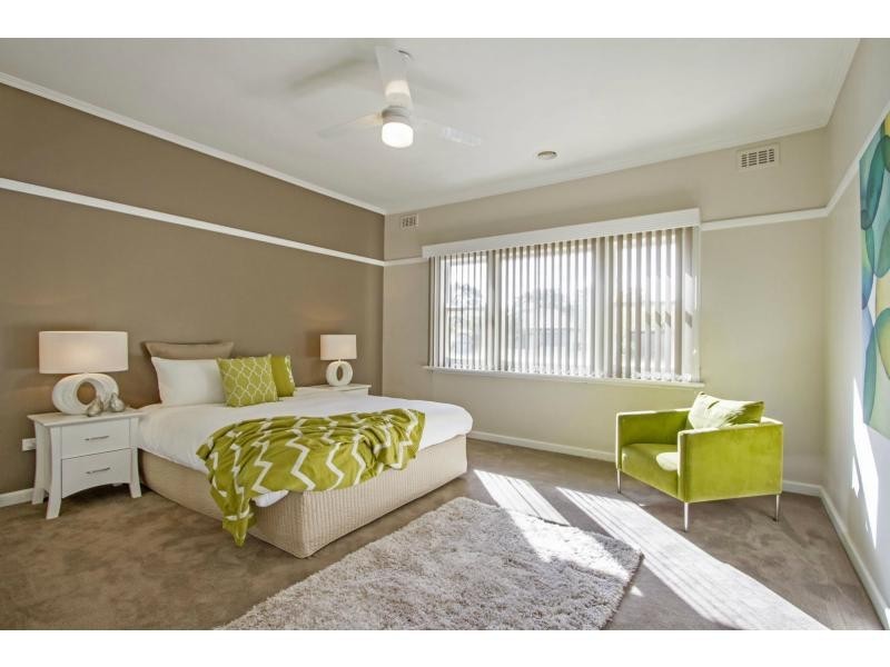 70 Embankment Grove, Chelsea VIC 3196