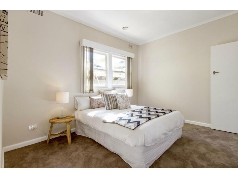 70 Embankment Grove, Chelsea VIC 3196