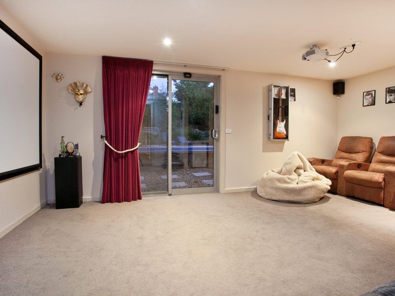 75-77 Wooralla Drive, Mount Eliza VIC 3930