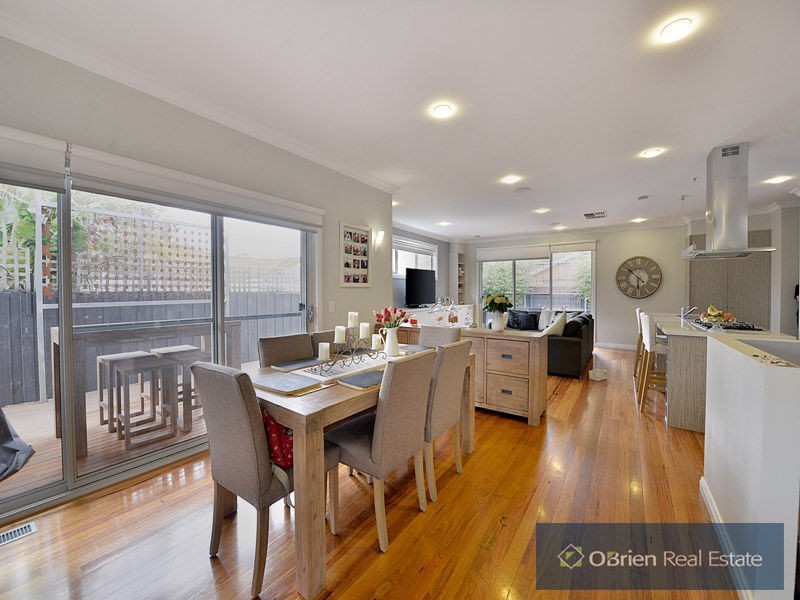 2/64 Ella Grove, Chelsea VIC 3196