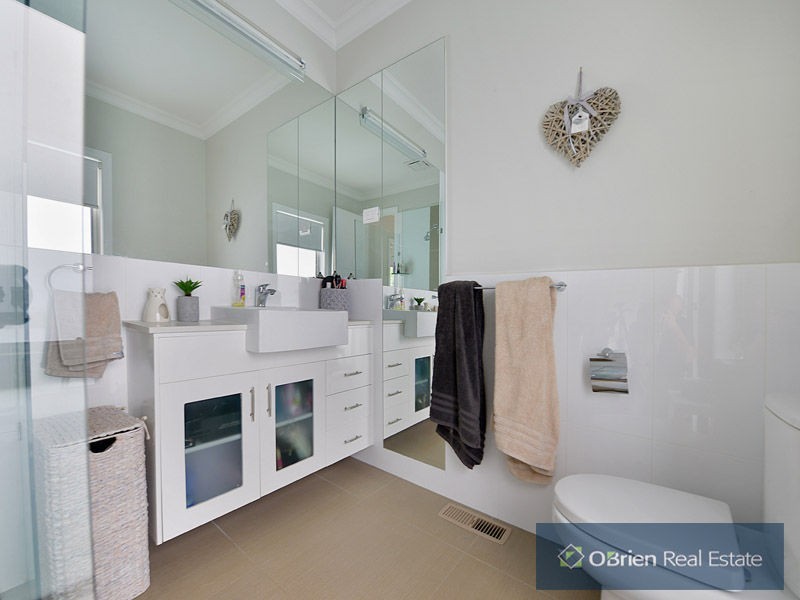 2/64 Ella Grove, Chelsea VIC 3196