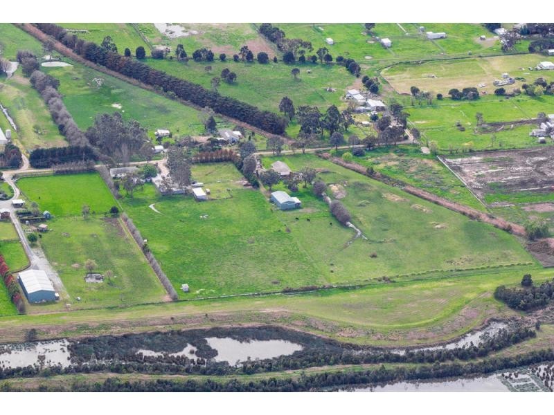 40 Volk Road, Cranbourne West VIC 3977