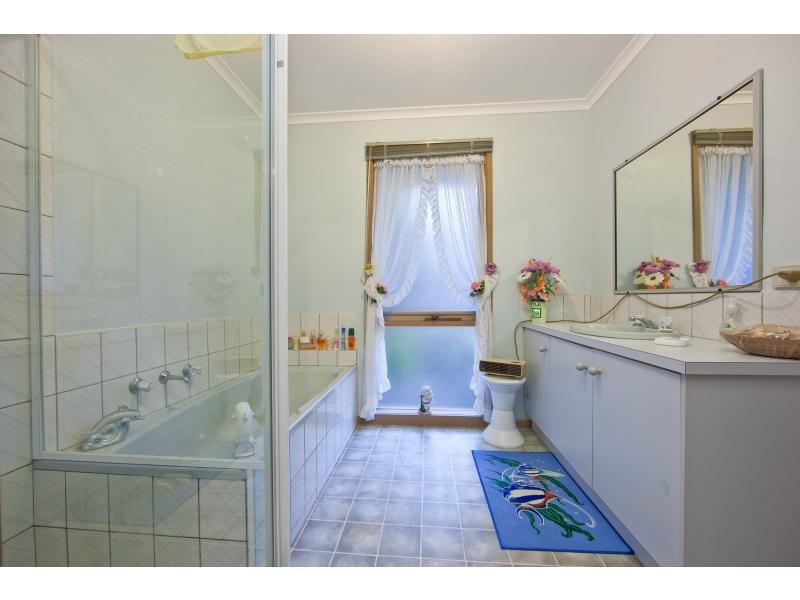 2/60 Bondi Road, Bonbeach VIC 3196