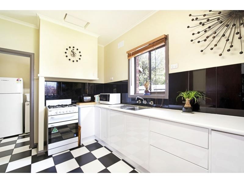 10 Banksia Street, Bentleigh East VIC 3165