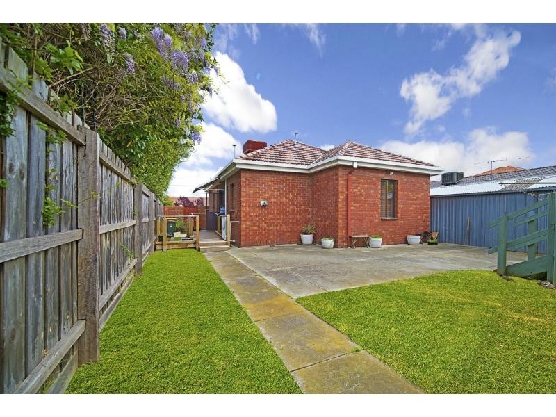 10 Banksia Street, Bentleigh East VIC 3165