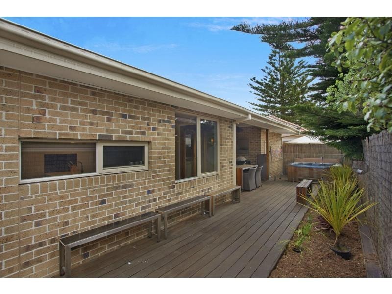 2/60 Catherine Avenue, Chelsea VIC 3196