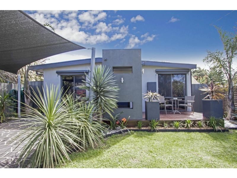 17 Walkers Road, Carrum VIC 3197