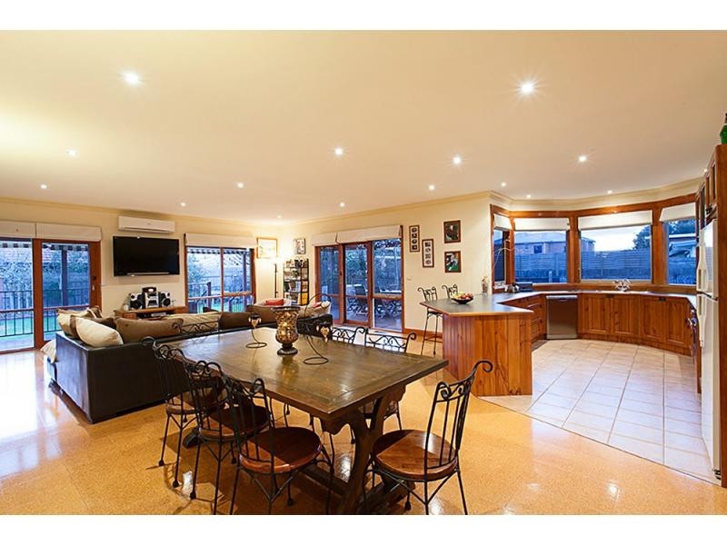8 Riversdale Avenue, Carrum VIC 3197