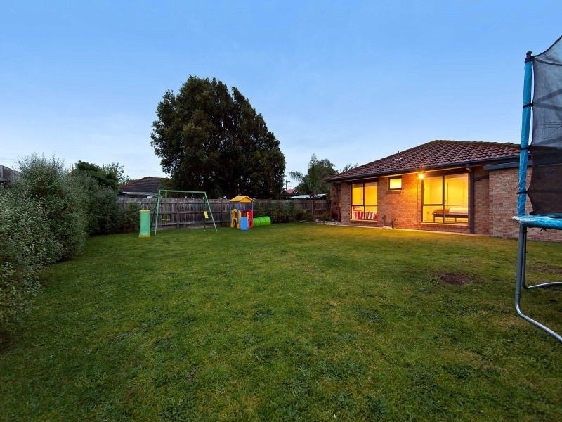 27 Riversdale Avenue, Carrum VIC 3197