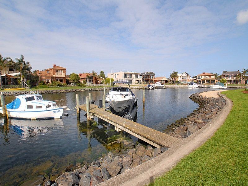 1/10 Rhode Island, Patterson Lakes VIC 3197