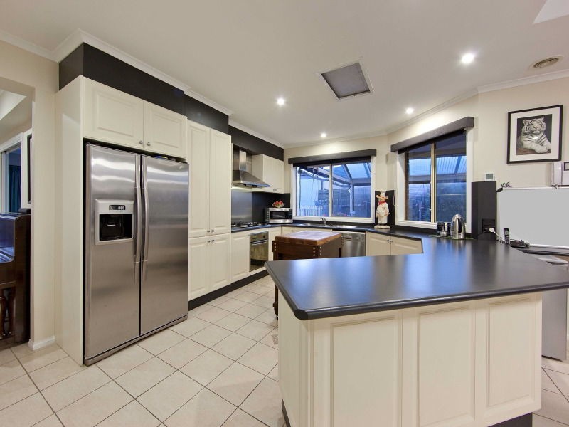 15 Trinity Court, Patterson Lakes VIC 3197