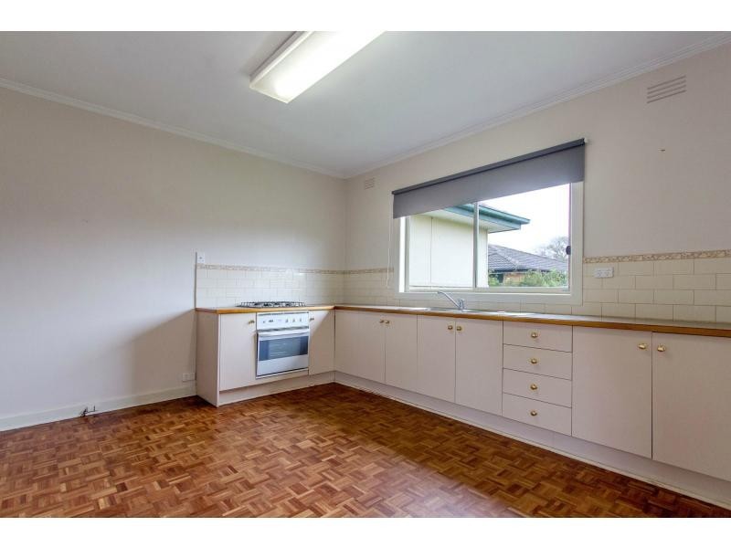 50 Woodbine Grove, Chelsea VIC 3196