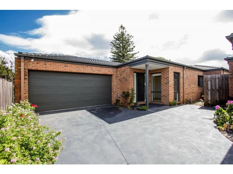 Unit 3/11 Woodbine Grove, Chelsea VIC 3196