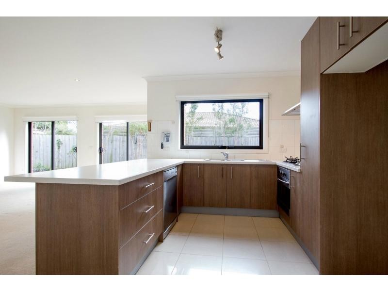 Unit 3/11 Woodbine Grove, Chelsea VIC 3196