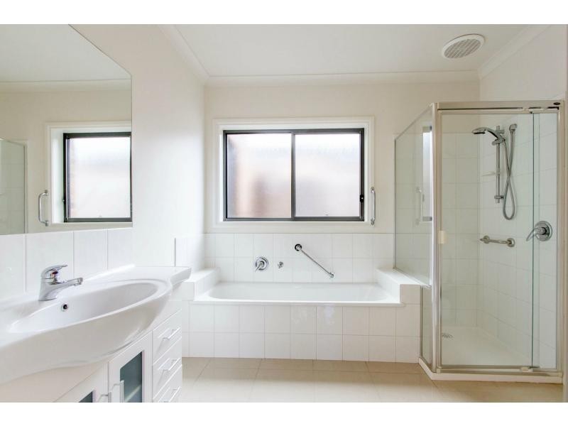 Unit 3/11 Woodbine Grove, Chelsea VIC 3196