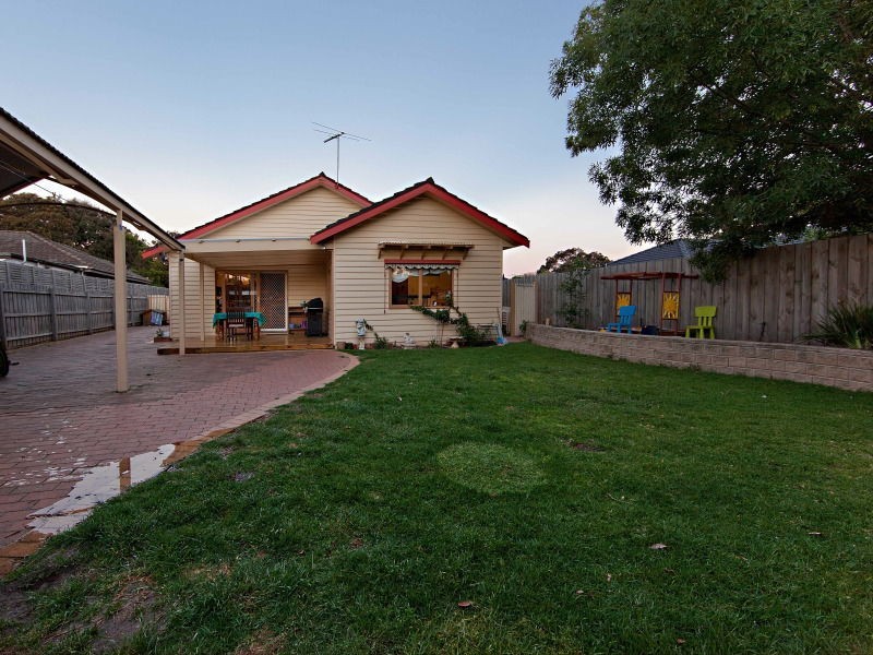 4 Toulon Court, Bonbeach VIC 3196