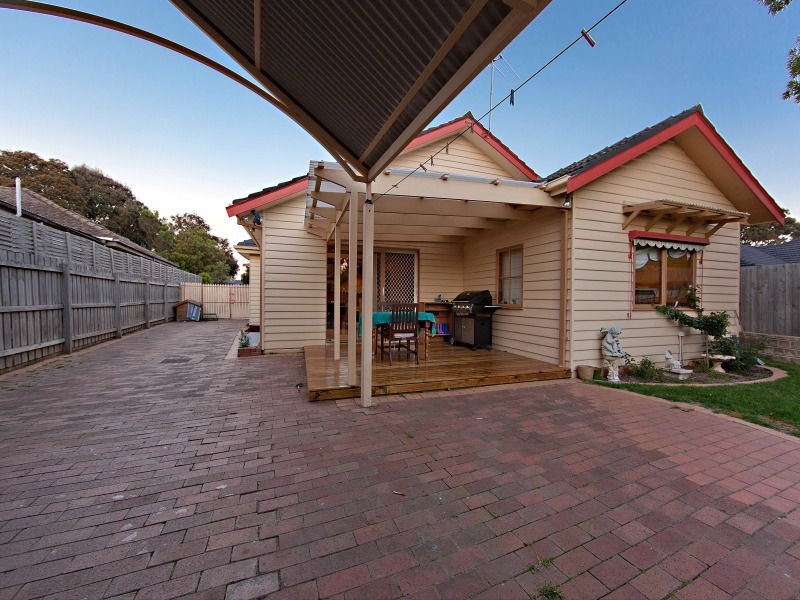 4 Toulon Court, Bonbeach VIC 3196