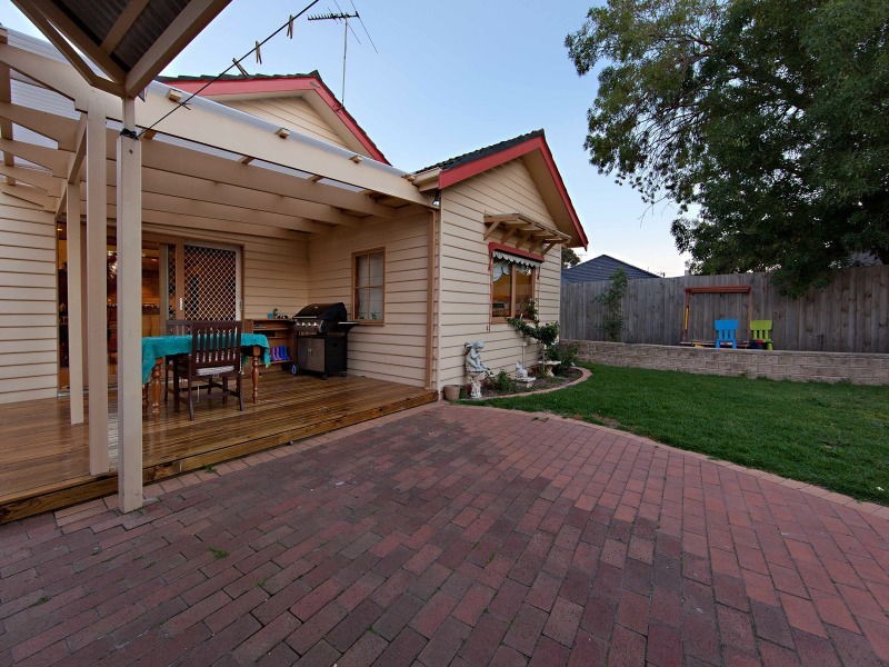 4 Toulon Court, Bonbeach VIC 3196