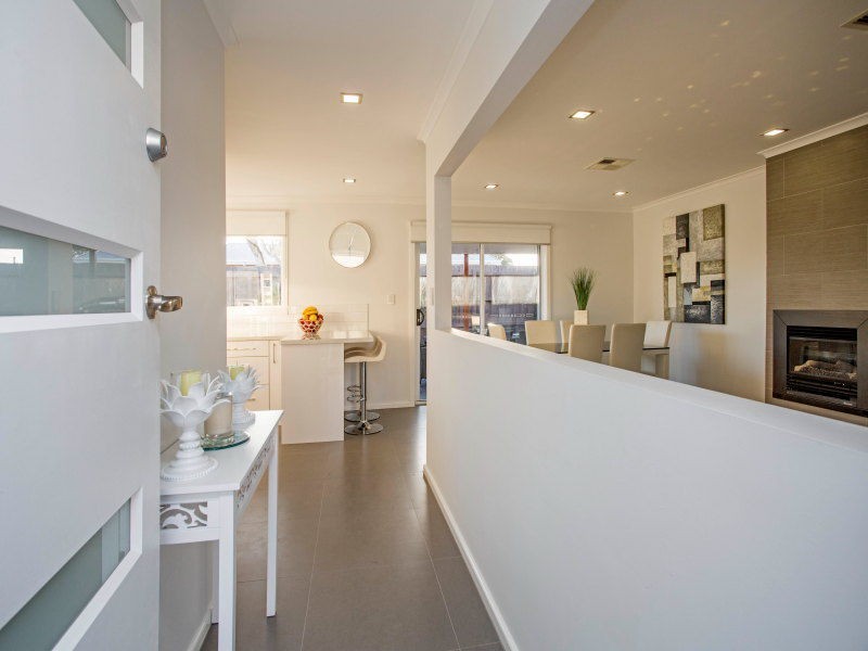 2/8 Woodbine Grove, Chelsea VIC 3196