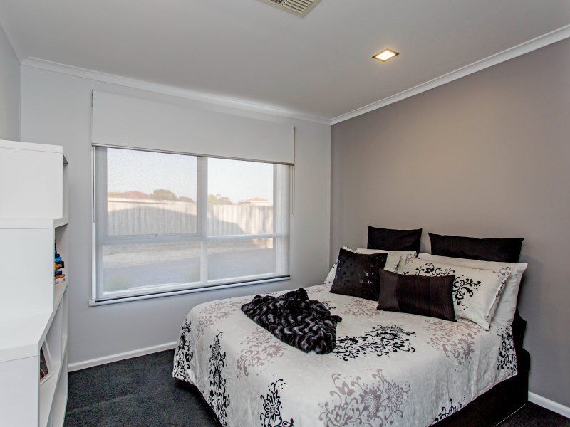 2/8 Woodbine Grove, Chelsea VIC 3196