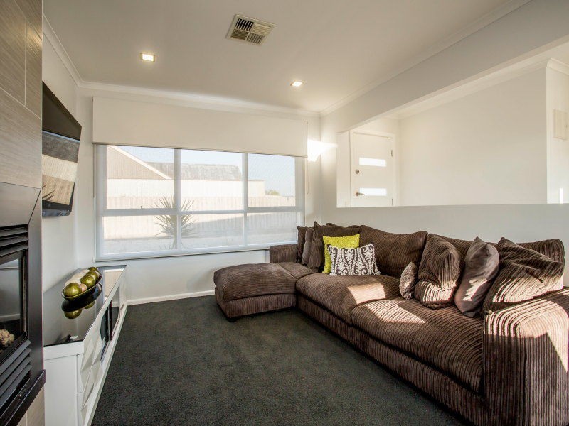 2/8 Woodbine Grove, Chelsea VIC 3196