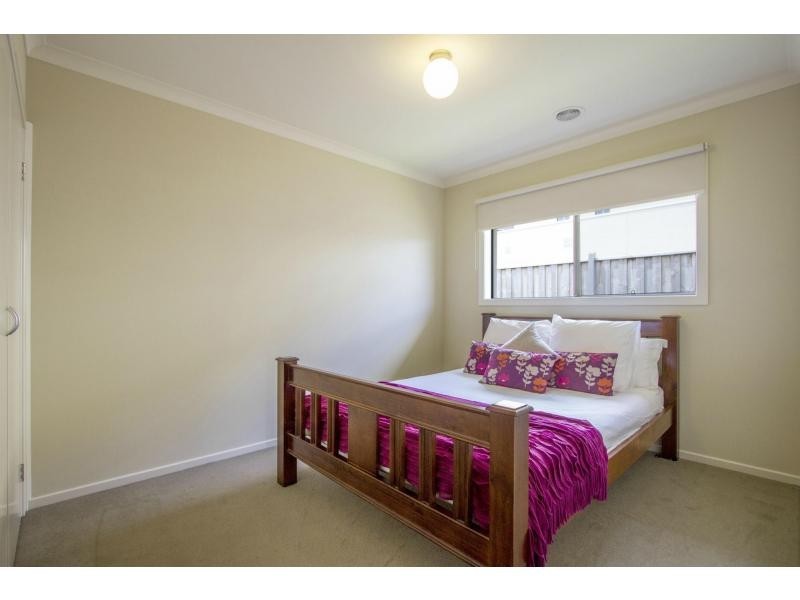 2 Portland Place, Waterways VIC 3195