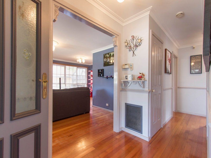 49 Huxley Avenue, Mulgrave VIC 3170